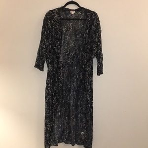LuLaRoe Medium Shirley